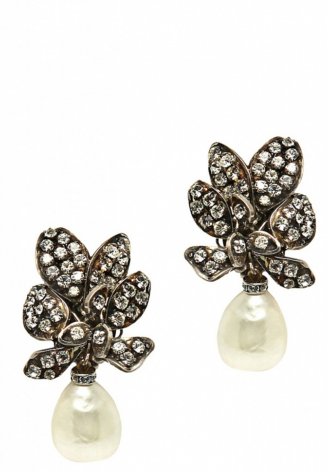 Chanel haute couture clip-on earrings from the 1990s