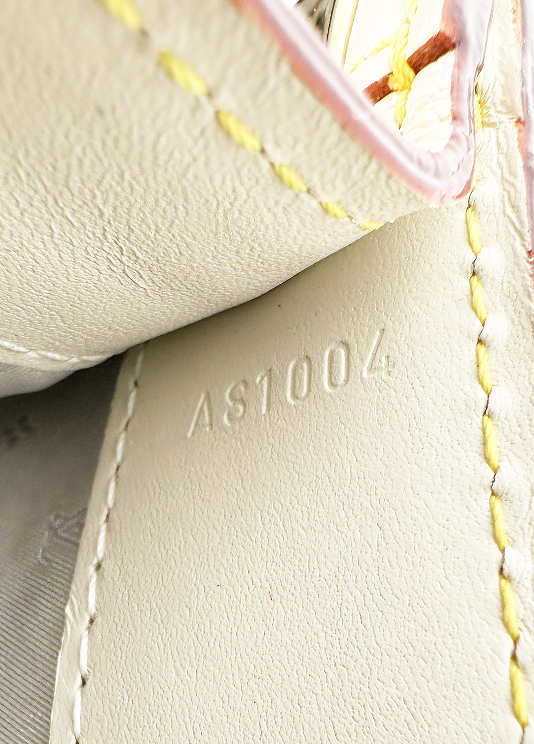 Louis Vuitton Suhali Le Fabuleux Creme Bag