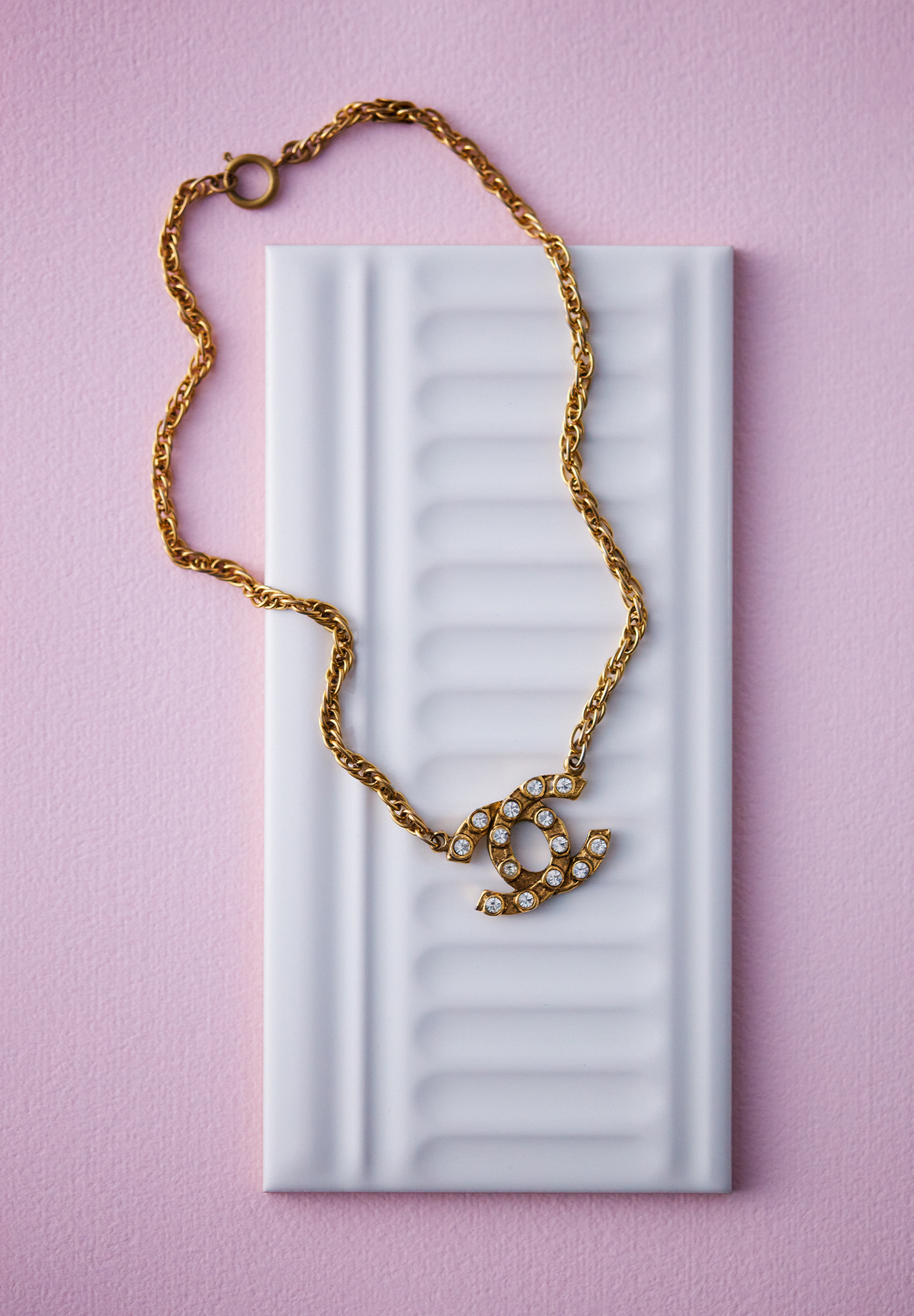 Chanel Necklace With Logo And Crystals