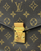 Louis Vuitton Pochette Metis Bag
