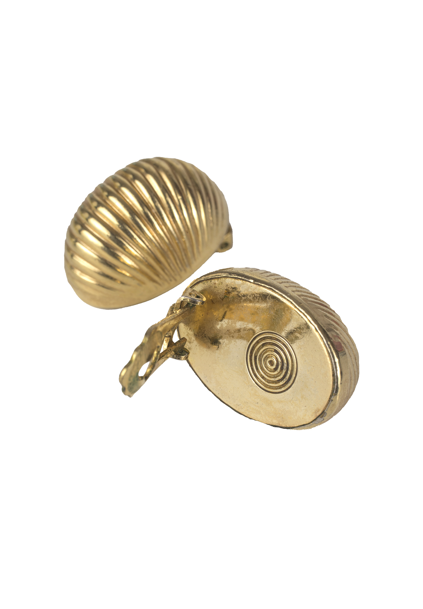 Grossé Vintage Shell Clip-On Earrings