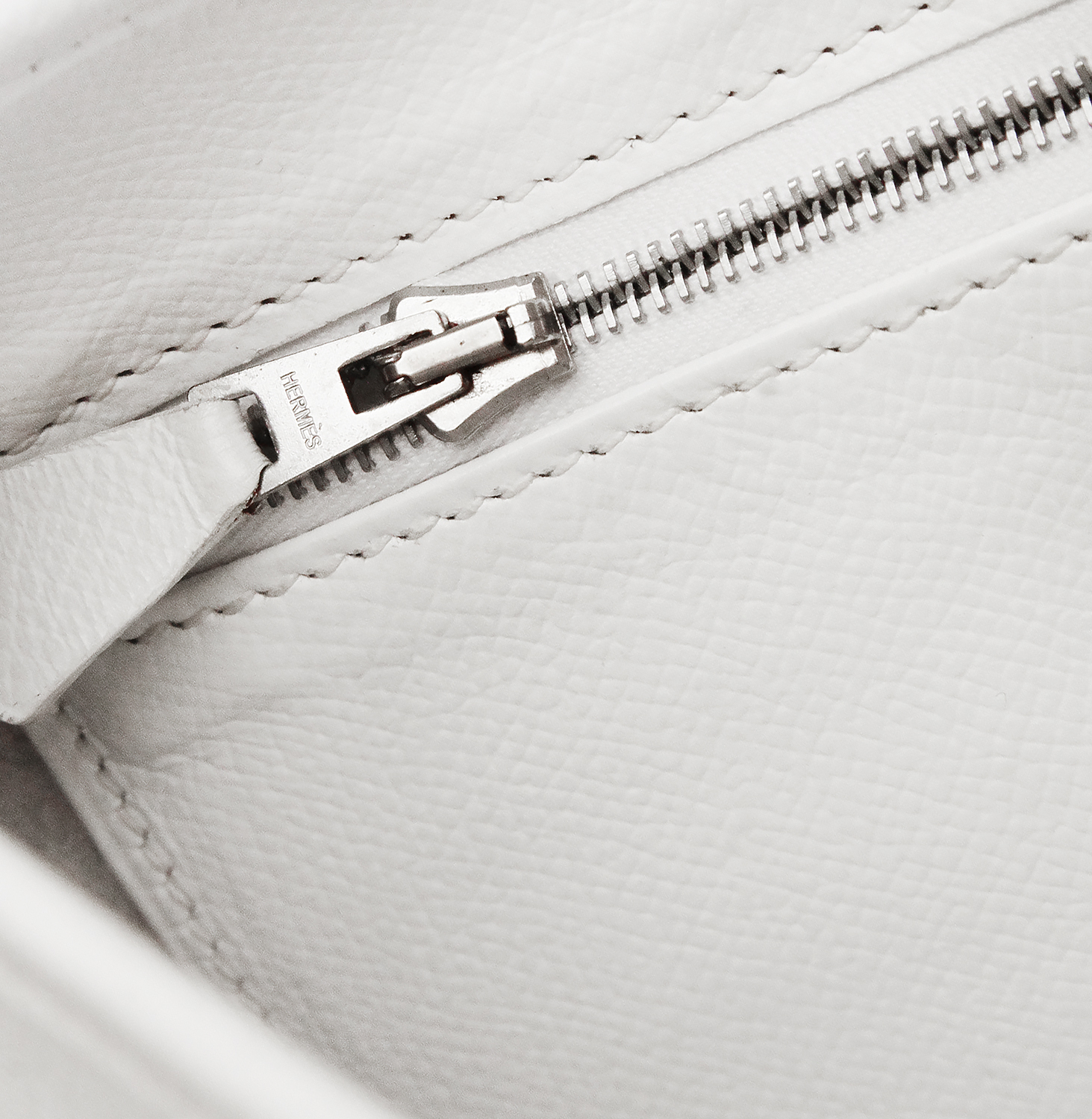 Hermès Trim 31 White Epsom Leather Bag