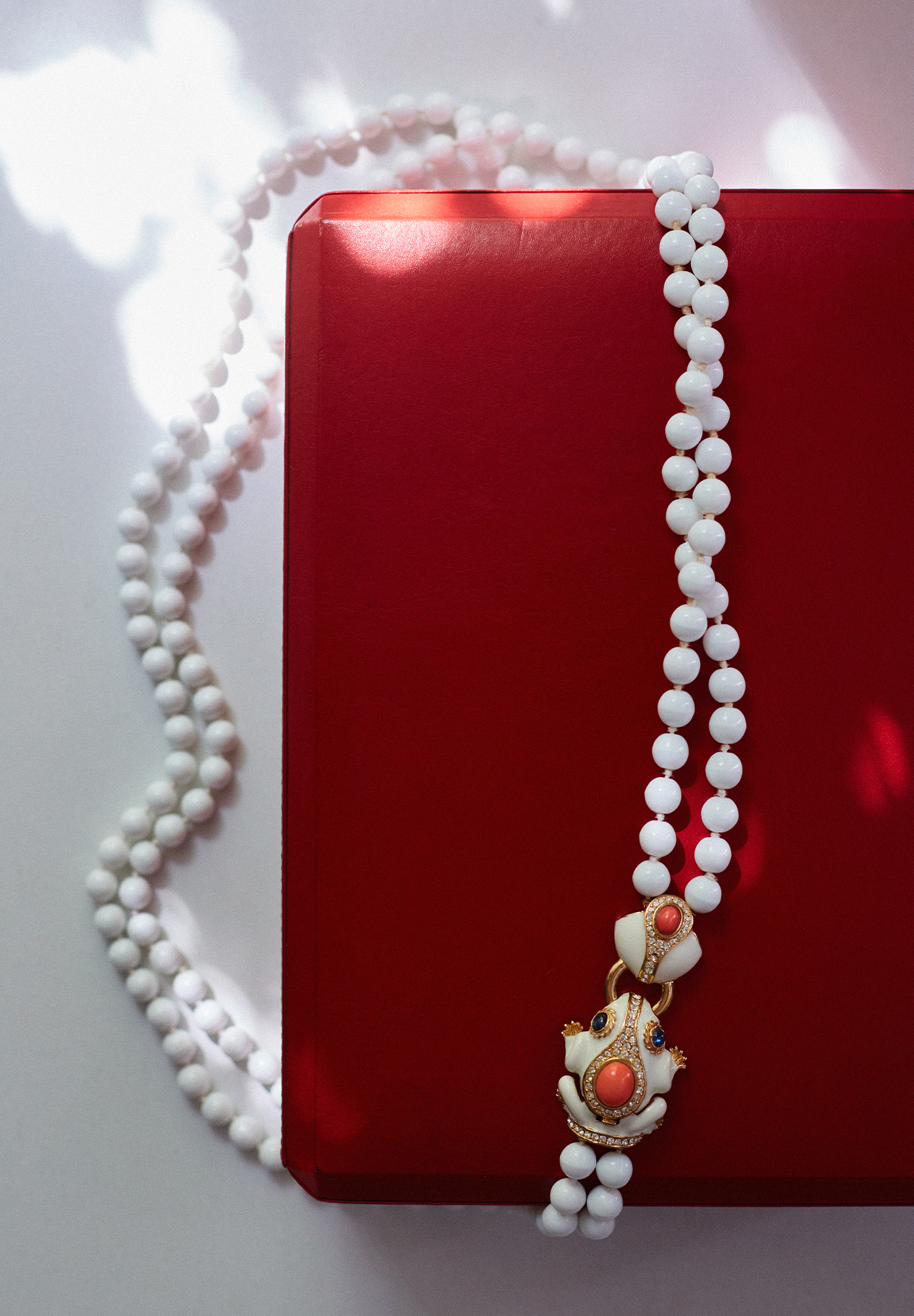 Ciner White Necklace With White Frog