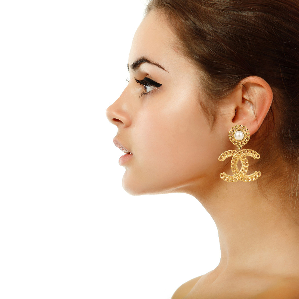 Chanel Earrings with Pearls and Logo