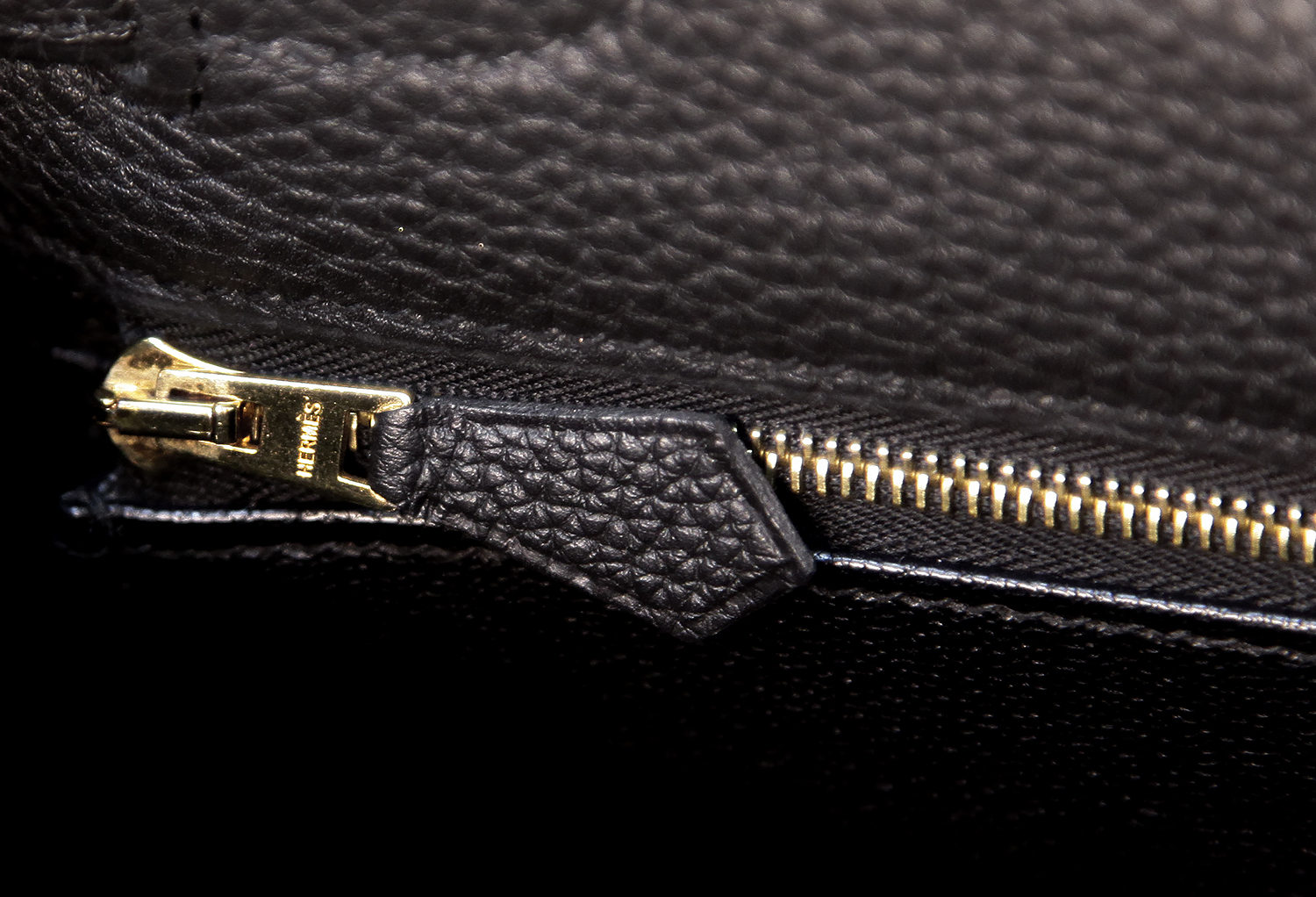 Hermès Kelly 28 Noir Togo Bag