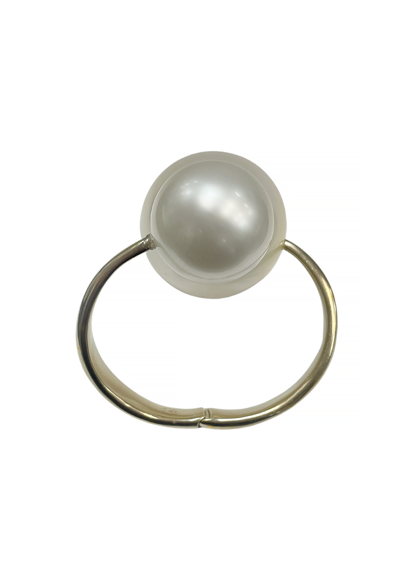 Chanel Large Pearls Bracelet