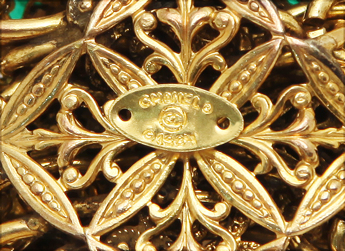 Chanel Luxurious Gripoix Crystals Necklace