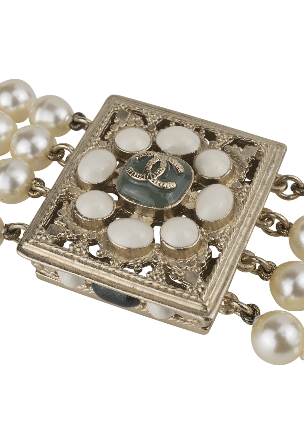 Chanel Gold Bracelet With Pearls