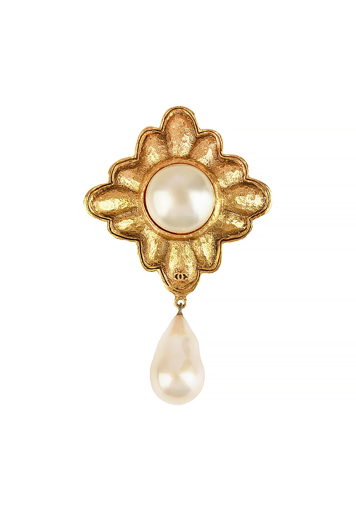 Chanel Pearl Pendant Brooch