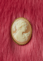 Vintage Handkerchief clip with female profile in antique style